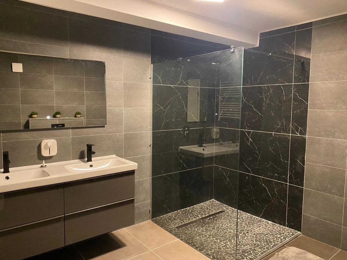 Cozy 120M² Apartment With 3 Bedrooms And 1 Home Cinema Useldange 外观 照片