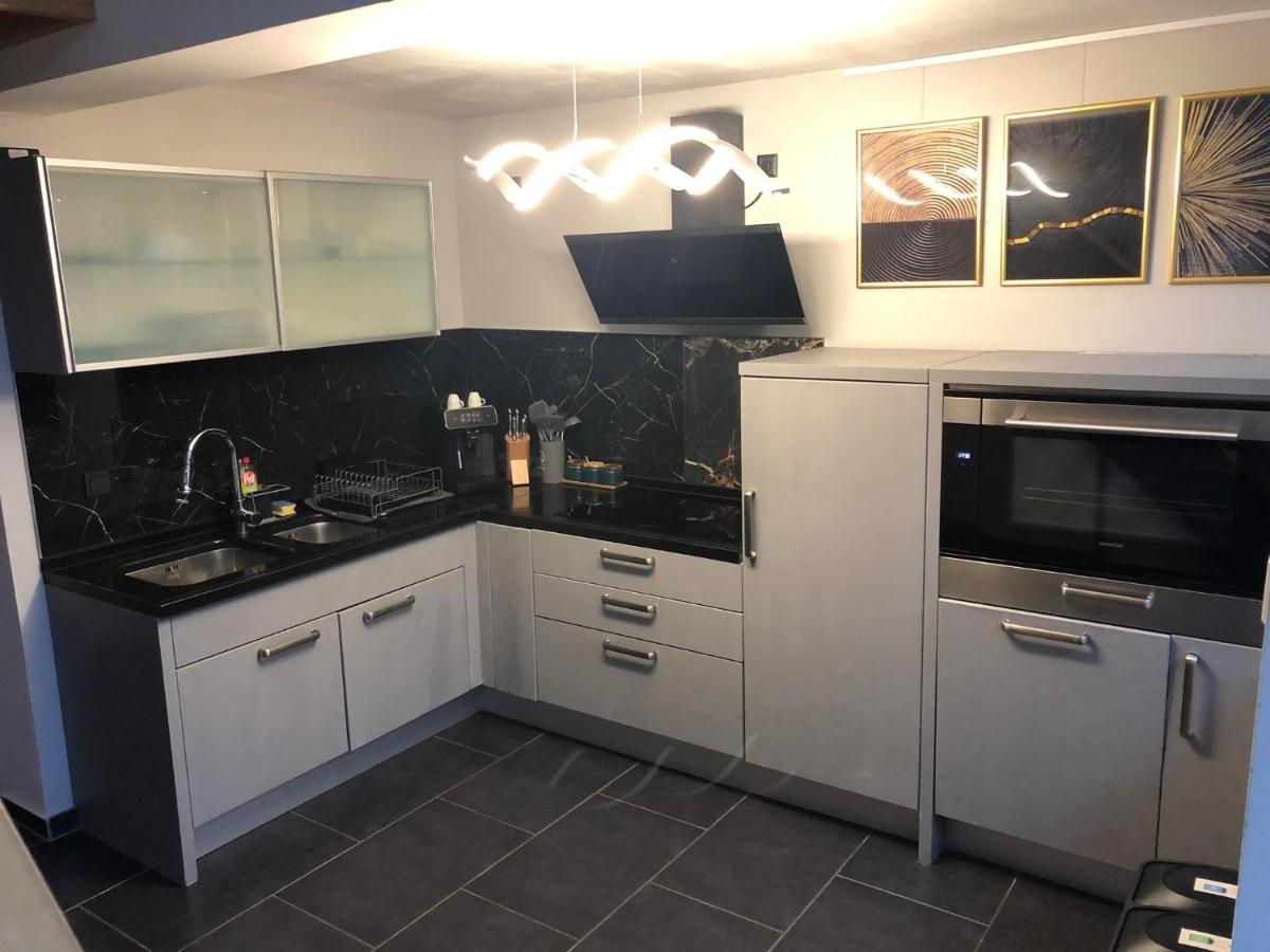 Cozy 120M² Apartment With 3 Bedrooms And 1 Home Cinema Useldange 外观 照片