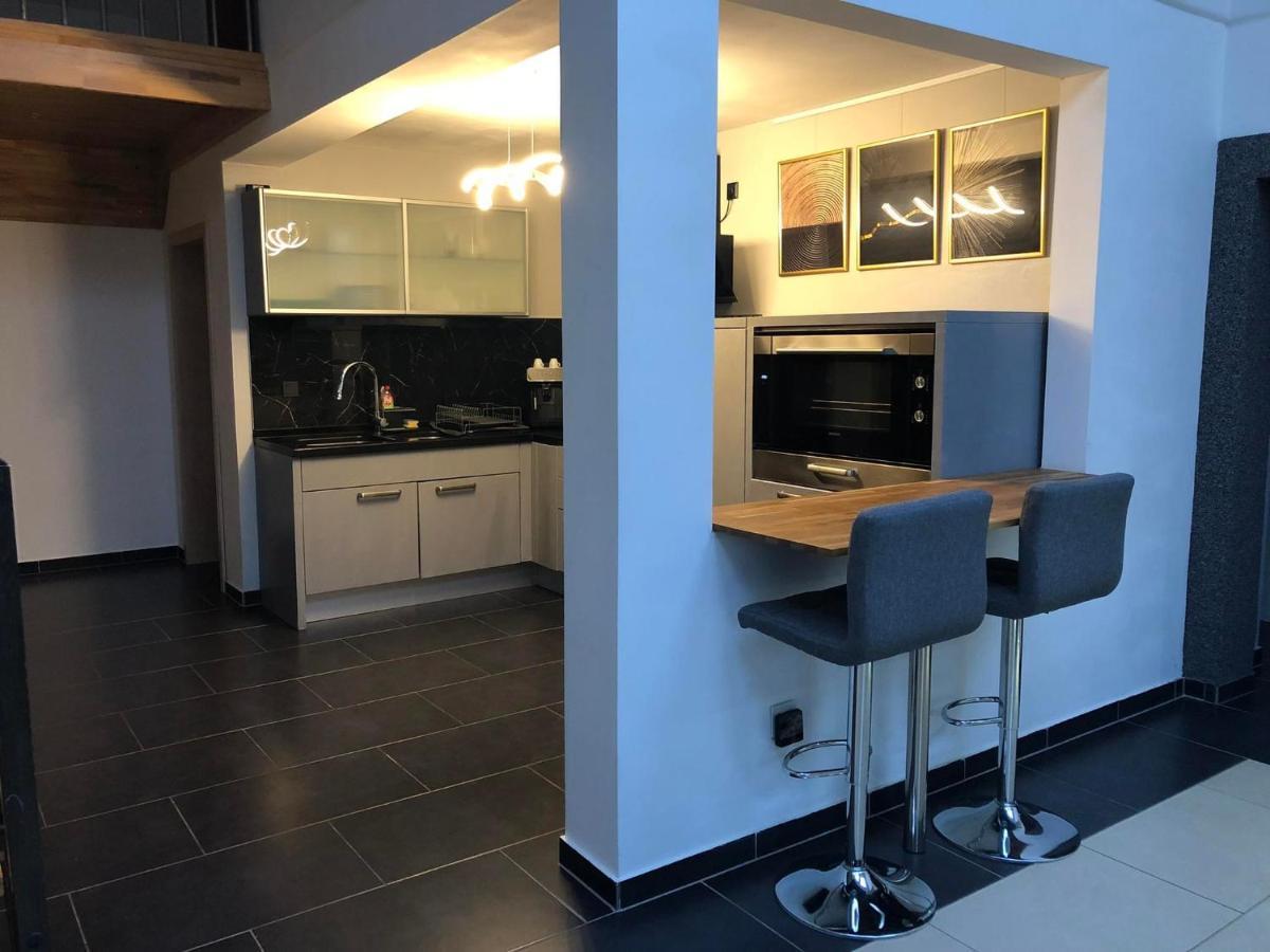 Cozy 120M² Apartment With 3 Bedrooms And 1 Home Cinema Useldange 外观 照片