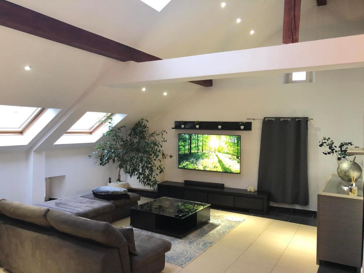 Cozy 120M² Apartment With 3 Bedrooms And 1 Home Cinema Useldange 外观 照片
